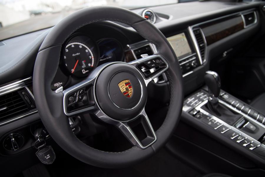 Porsche Macan Turbo 2014 года  (фото 13 из 33)